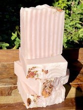 Load image into Gallery viewer, Seamoss Rose Lavender Soap