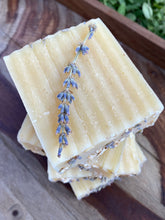 Load image into Gallery viewer, Seamoss Oatmeal Lavender Soap